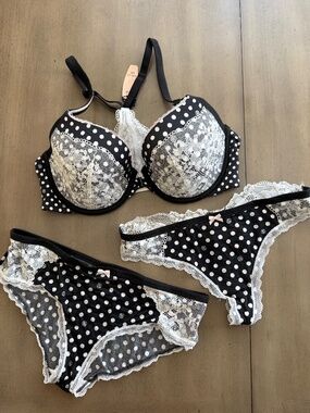 Victorias Secret lightly lined BBV Body By Racerback Bra 34D Lace Dot Thong S